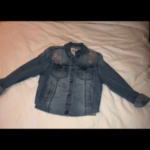 Stylish Mossimo embroidered jean jacket